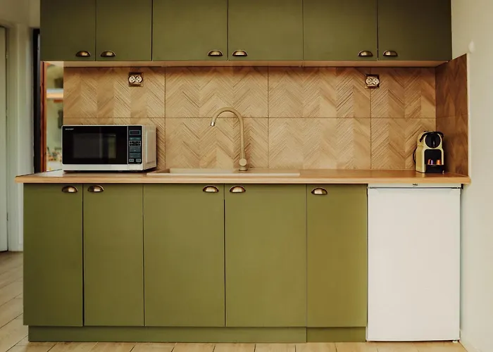 Nowoczesne Na Lace & Na Drzewie - Kolobrzeg - Sauna & Balia - Polanaglamp Сasa de vacaciones Niezyn