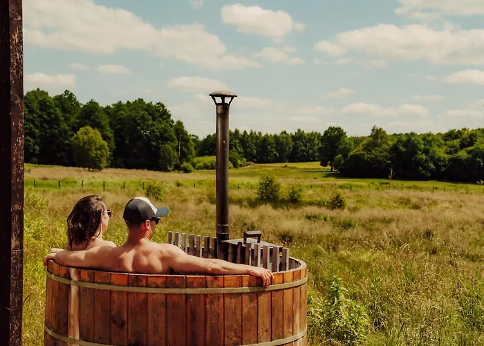 Nowoczesne Na Lace & Na Drzewie - Kolobrzeg - Sauna & Balia - Polanaglamp Сasa de vacaciones Niezyn