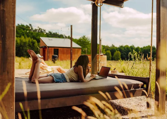 Nowoczesne Na Lace & Na Drzewie - Kolobrzeg - Sauna & Balia - Polanaglamp Сasa de vacaciones Niezyn