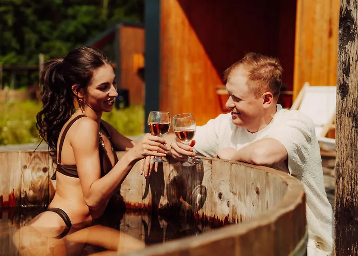 Nowoczesne Na Lace & Na Drzewie - Kolobrzeg - Sauna & Balia - Polanaglamp Сasa de vacaciones