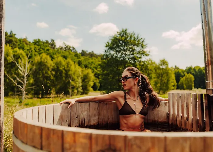 Nowoczesne Na Lace & Na Drzewie - Kolobrzeg - Sauna & Balia - Polanaglamp Сasa de vacaciones